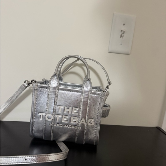 Marc Jacobs Handbags - Marc Jacobs Metallic Silver Tote Bag